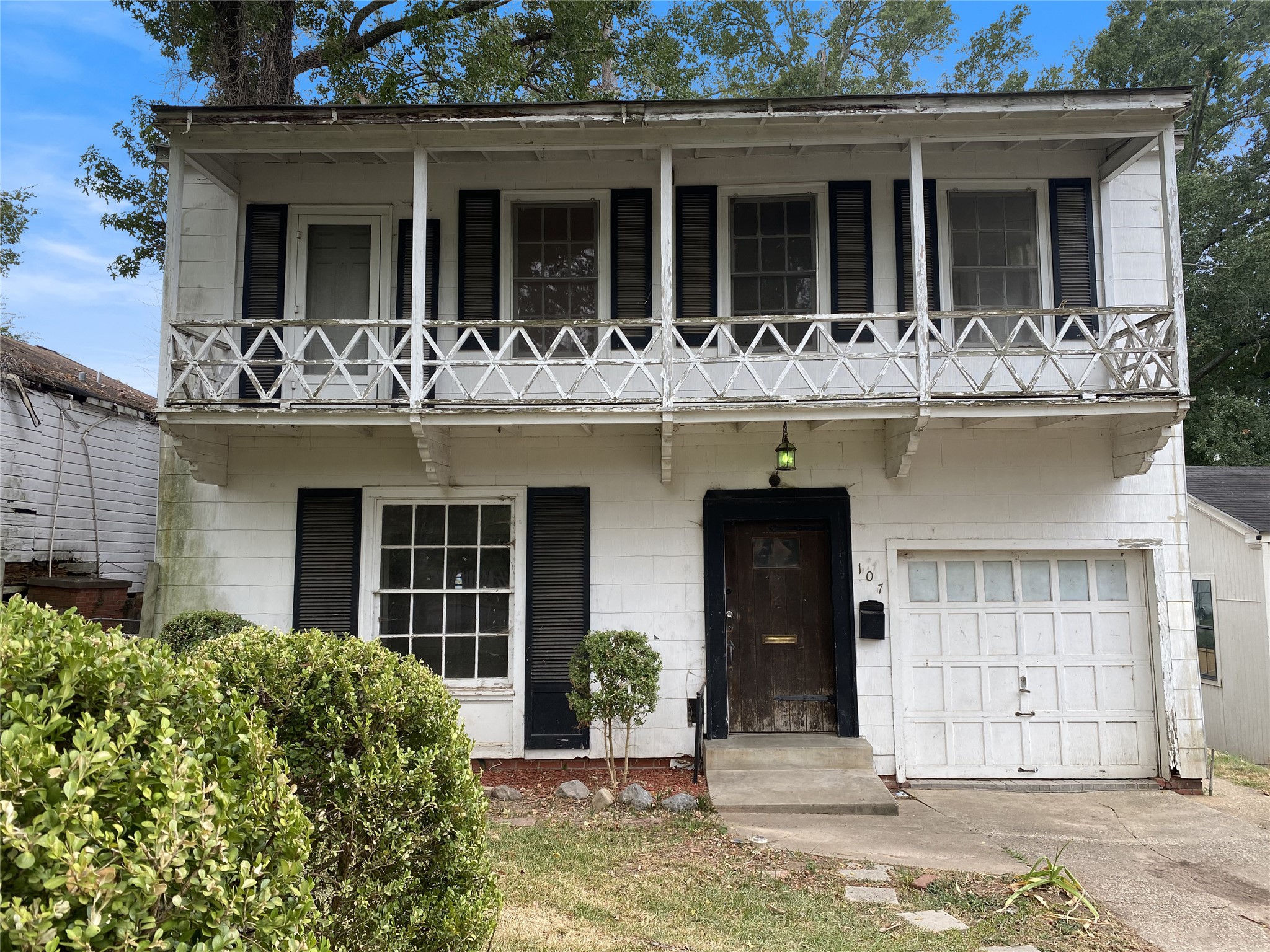 107 E Herndon Street — photo