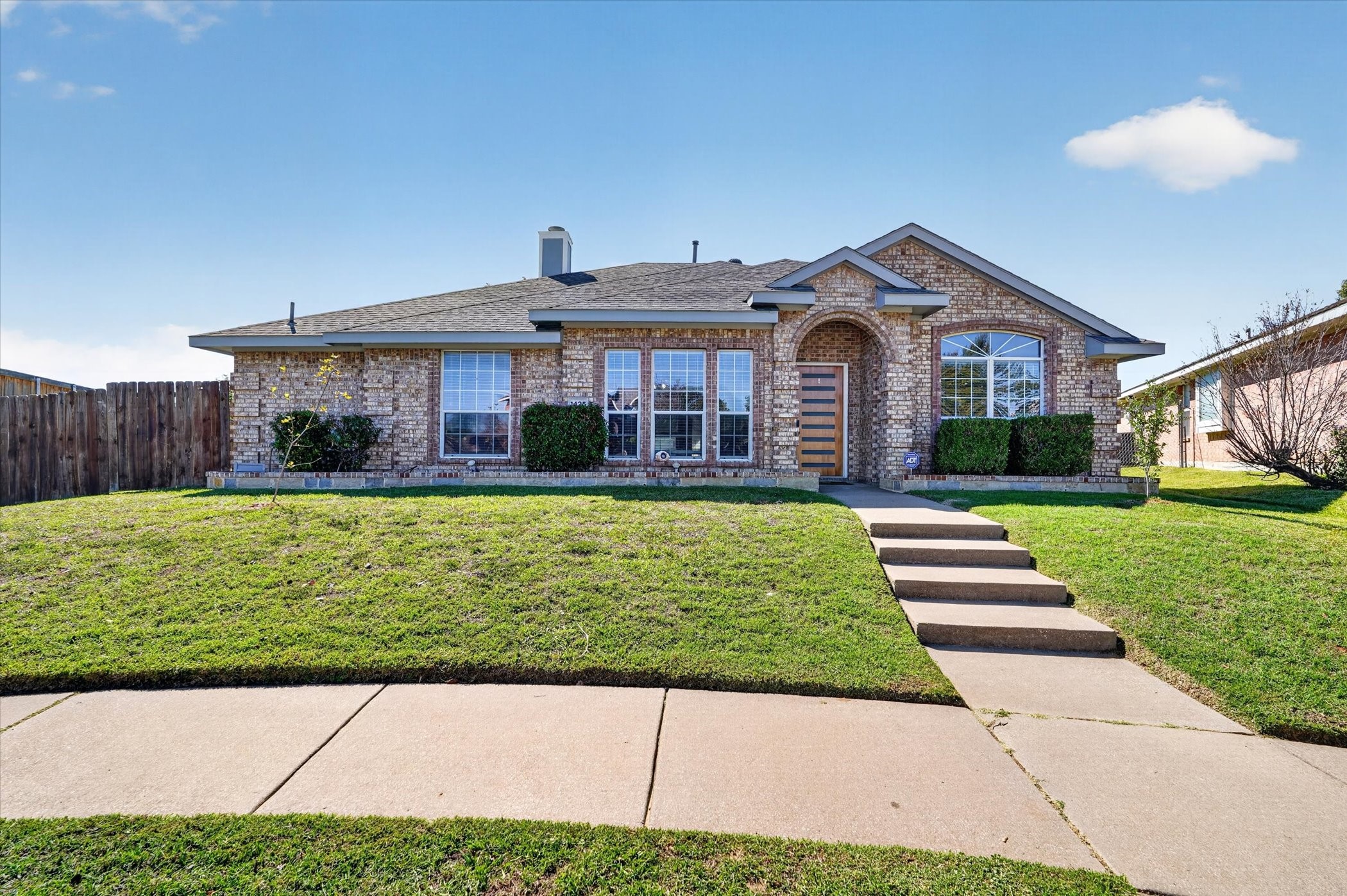 1425 Cardigan Lane — photo