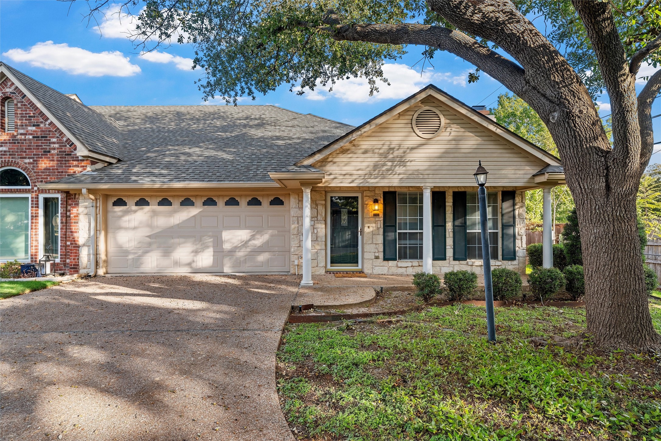 201 Pecan Village Circle — photo