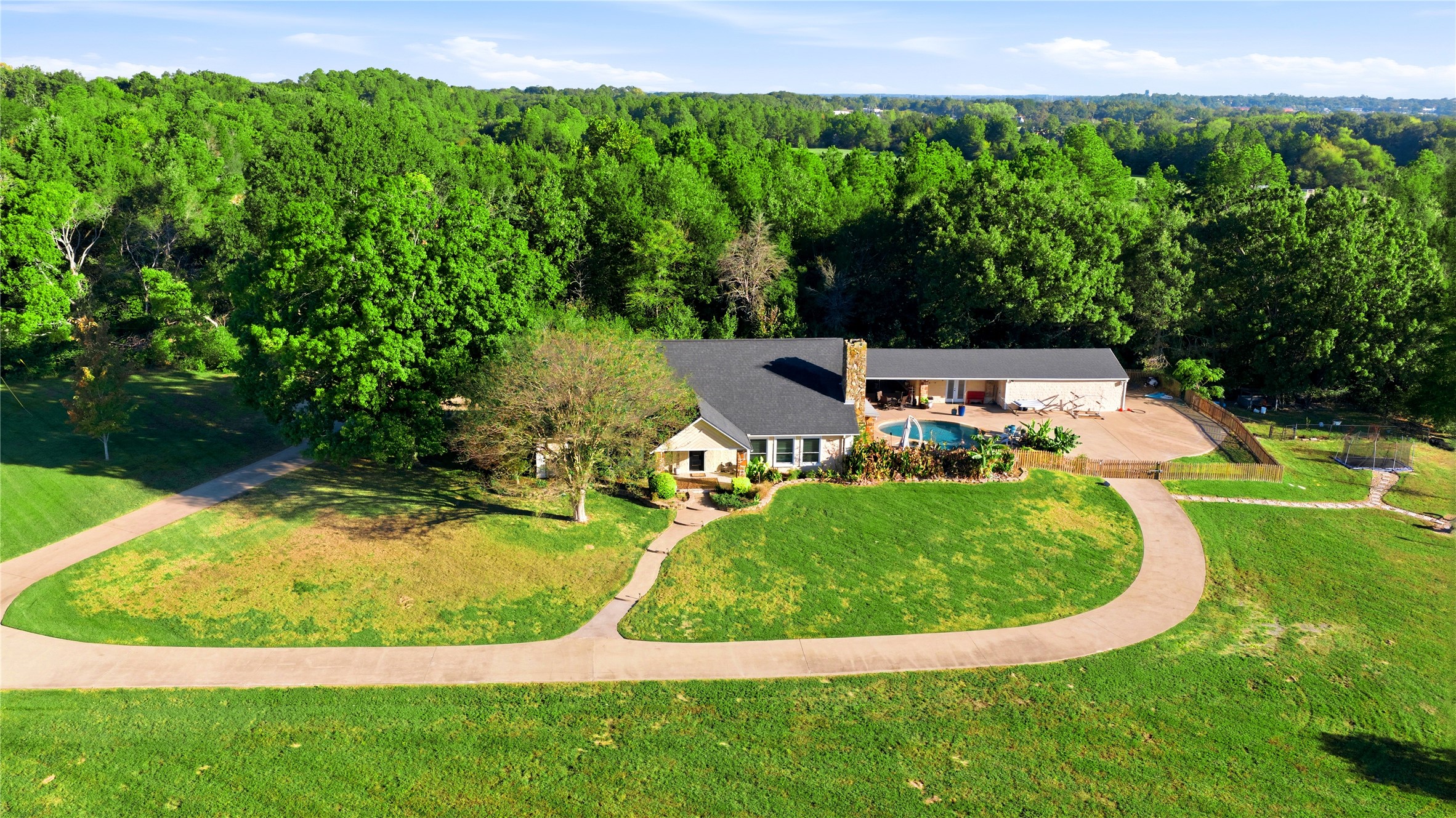 1001 Rolling Drive, Athens, TX 75751