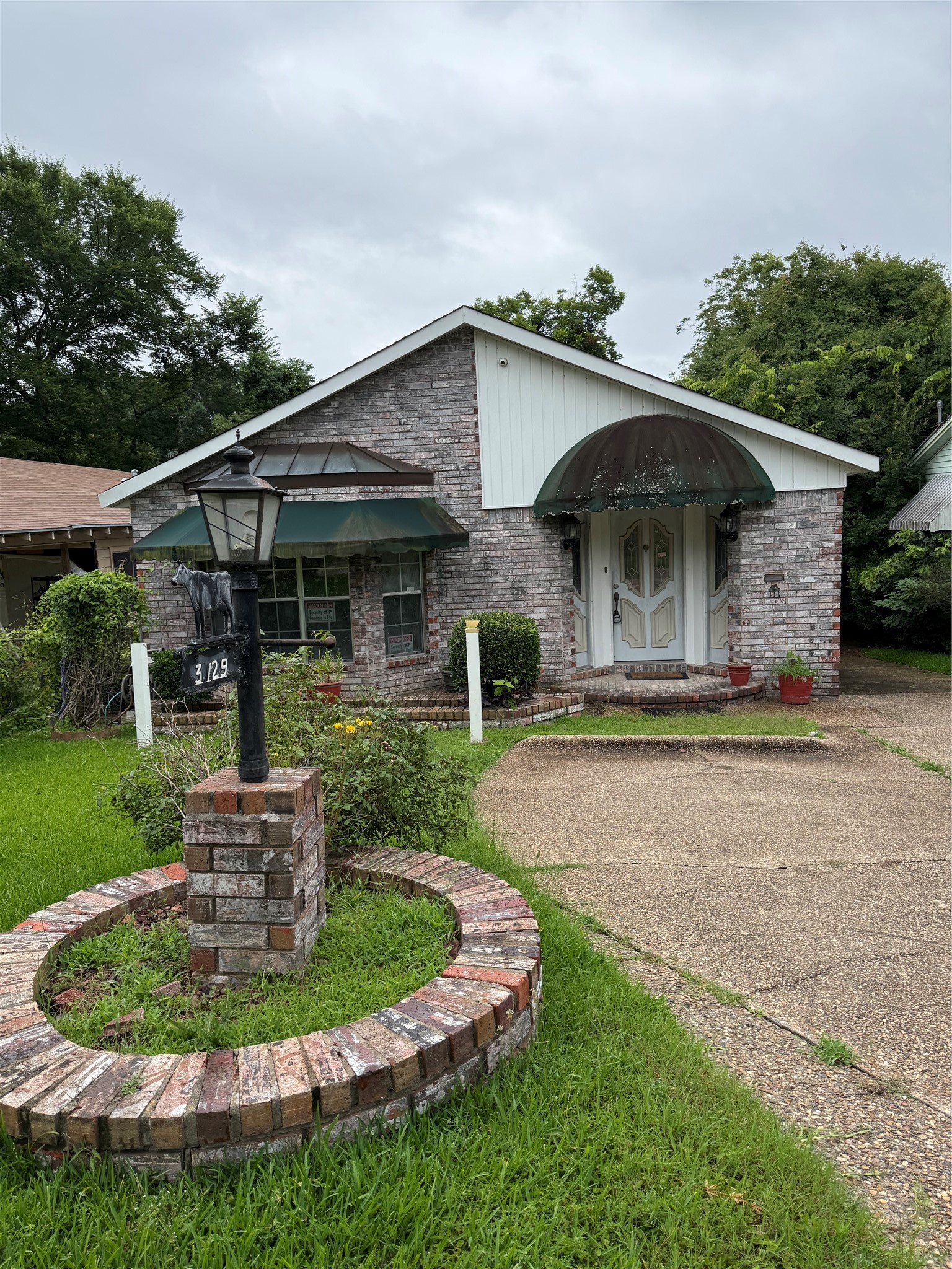 3129 Looney Street — photo