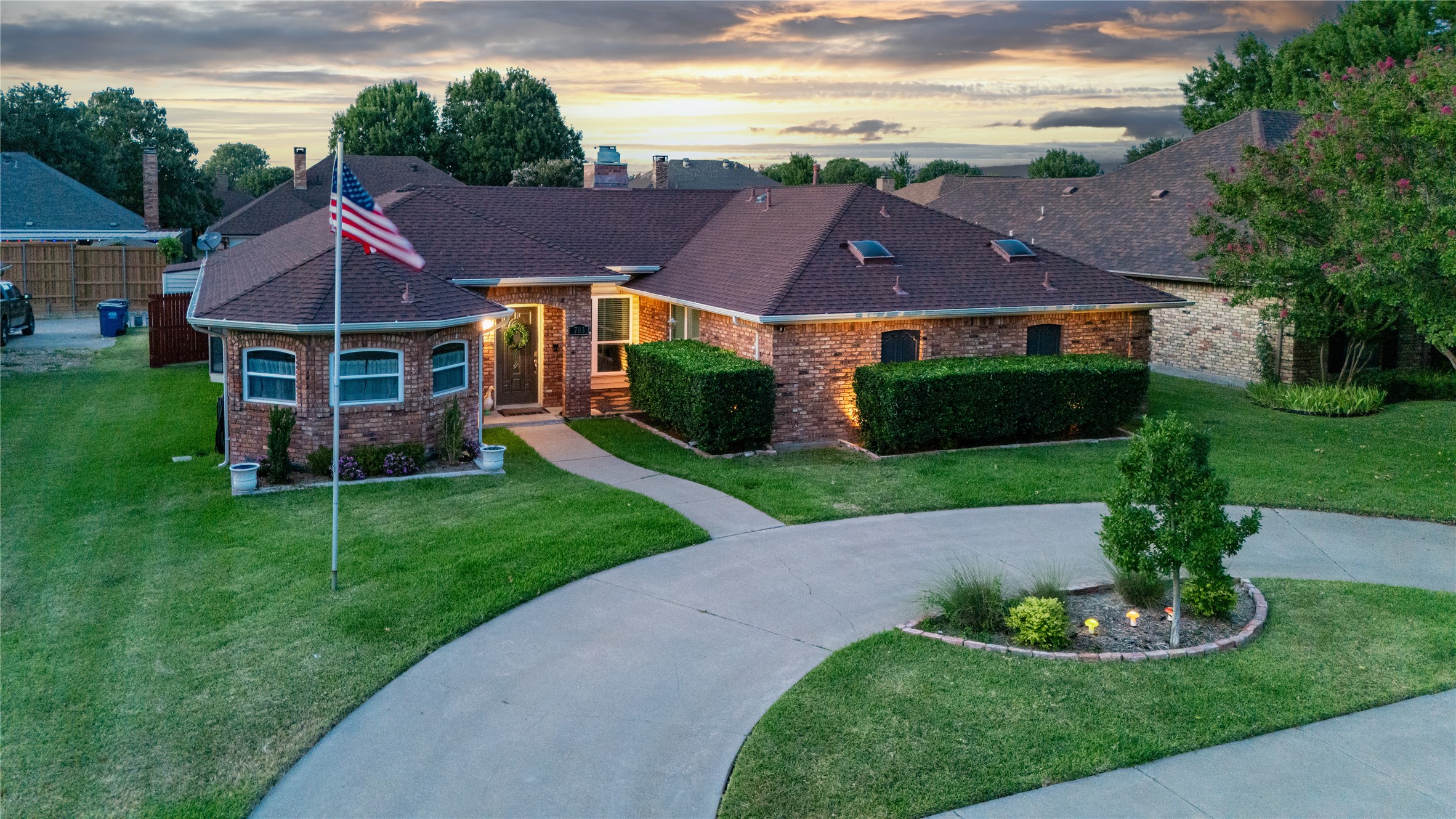 703 Willow Brook Drive — photo