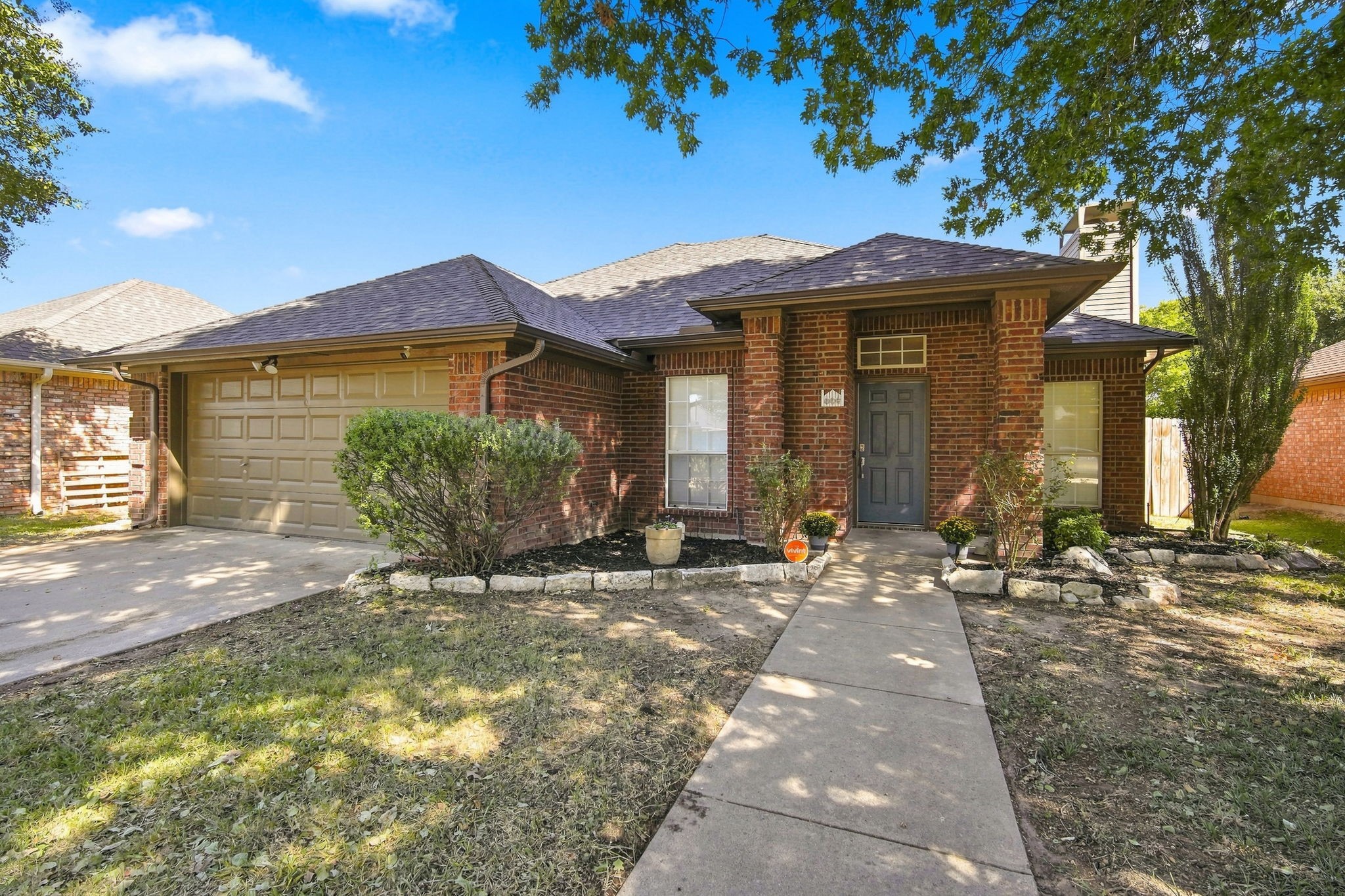 806 Oak Drive — photo