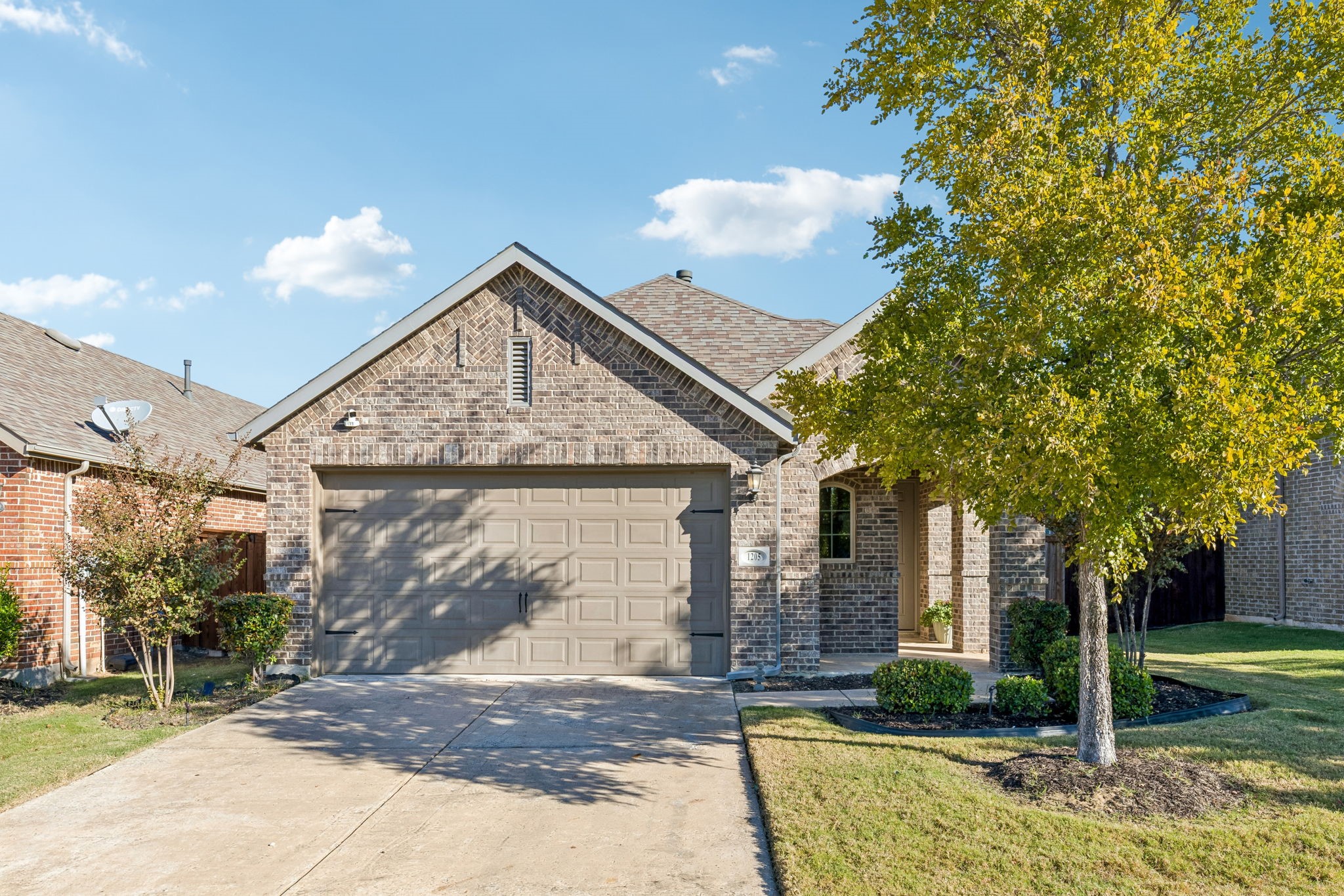 1205 Shire Drive — photo