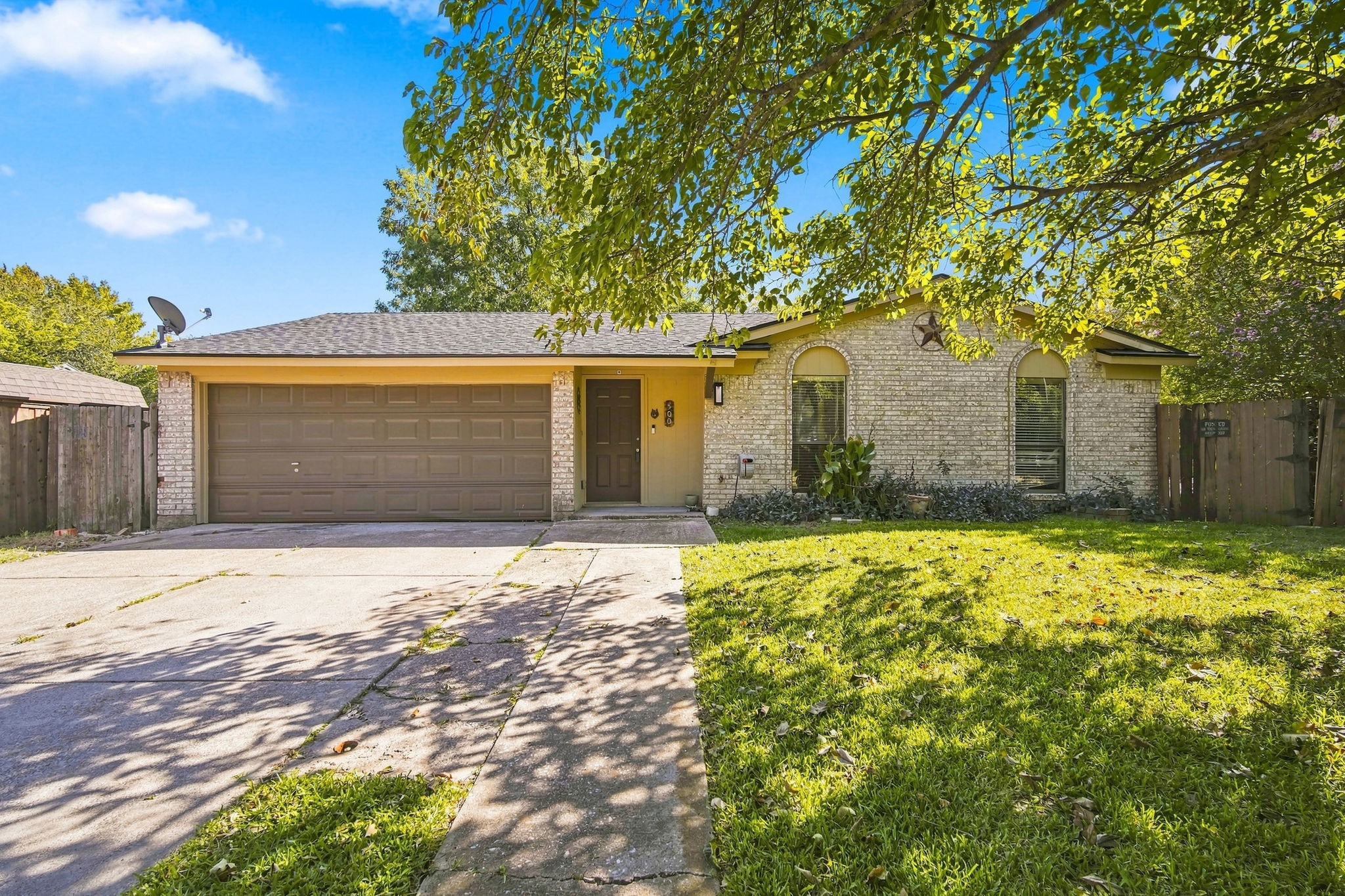 500 Robin Drive — photo