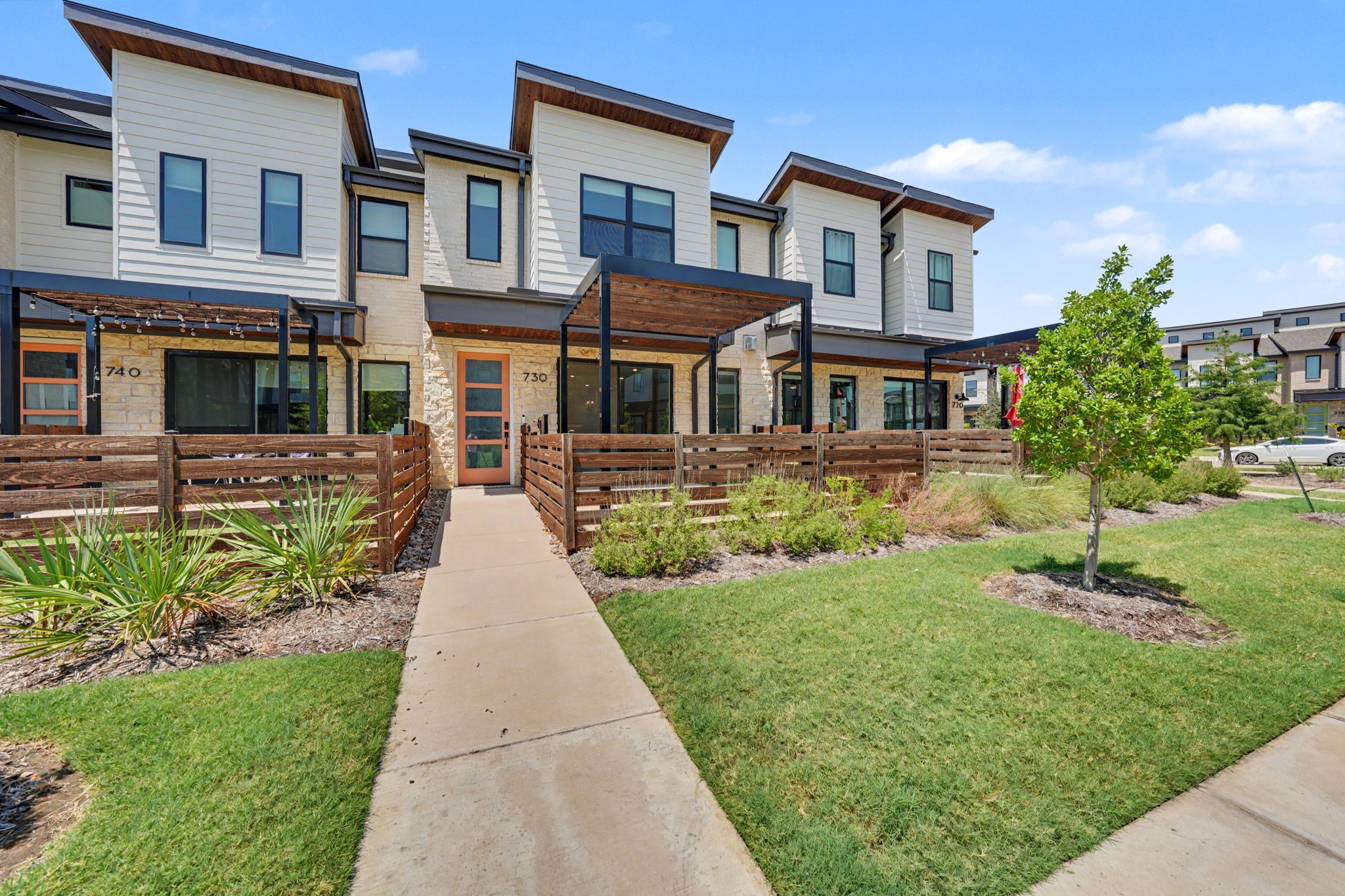 730 Bandera Court — photo