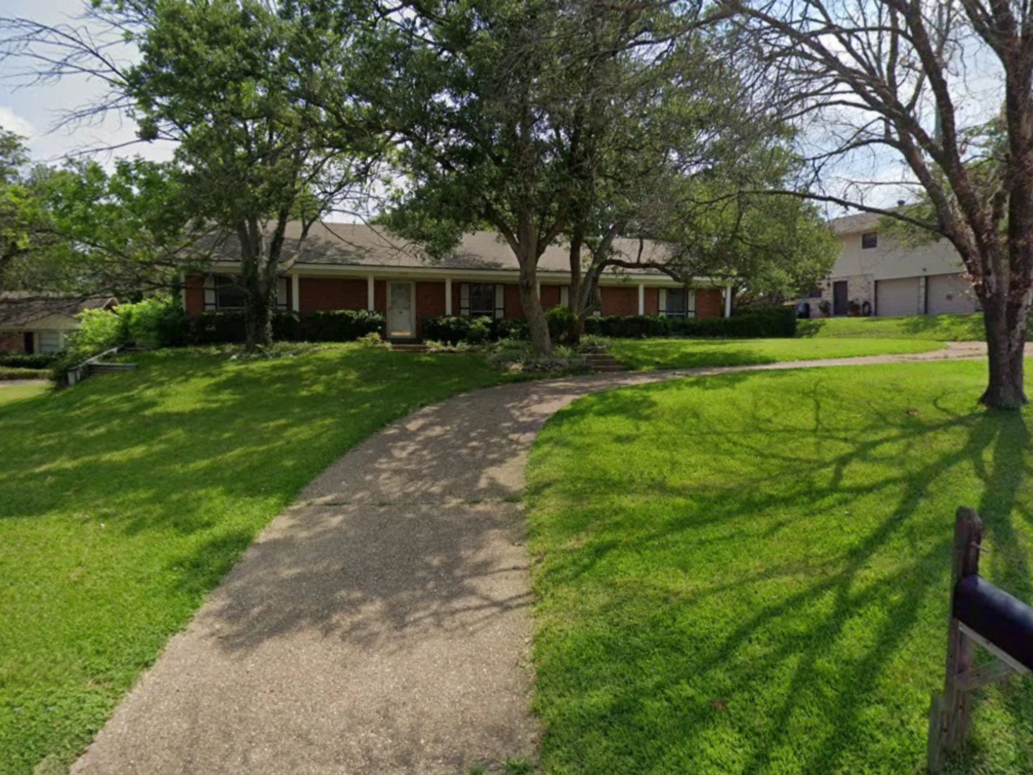 1117 Valley Ridge Drive — photo
