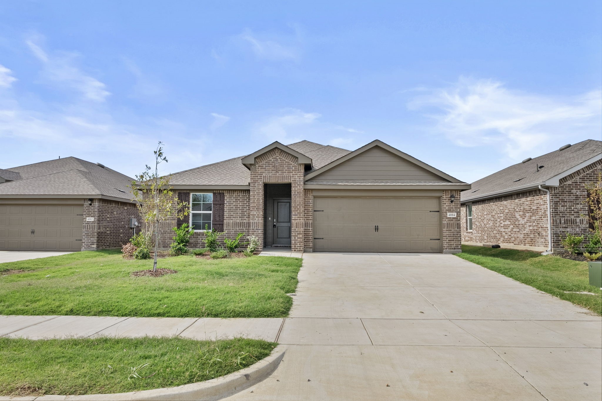 4004 Thistle Hill — photo