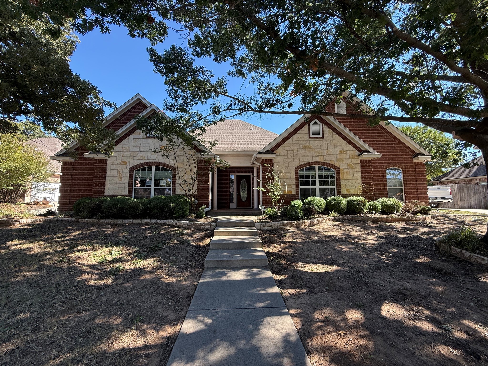 1605 Thousand Oaks Drive — photo
