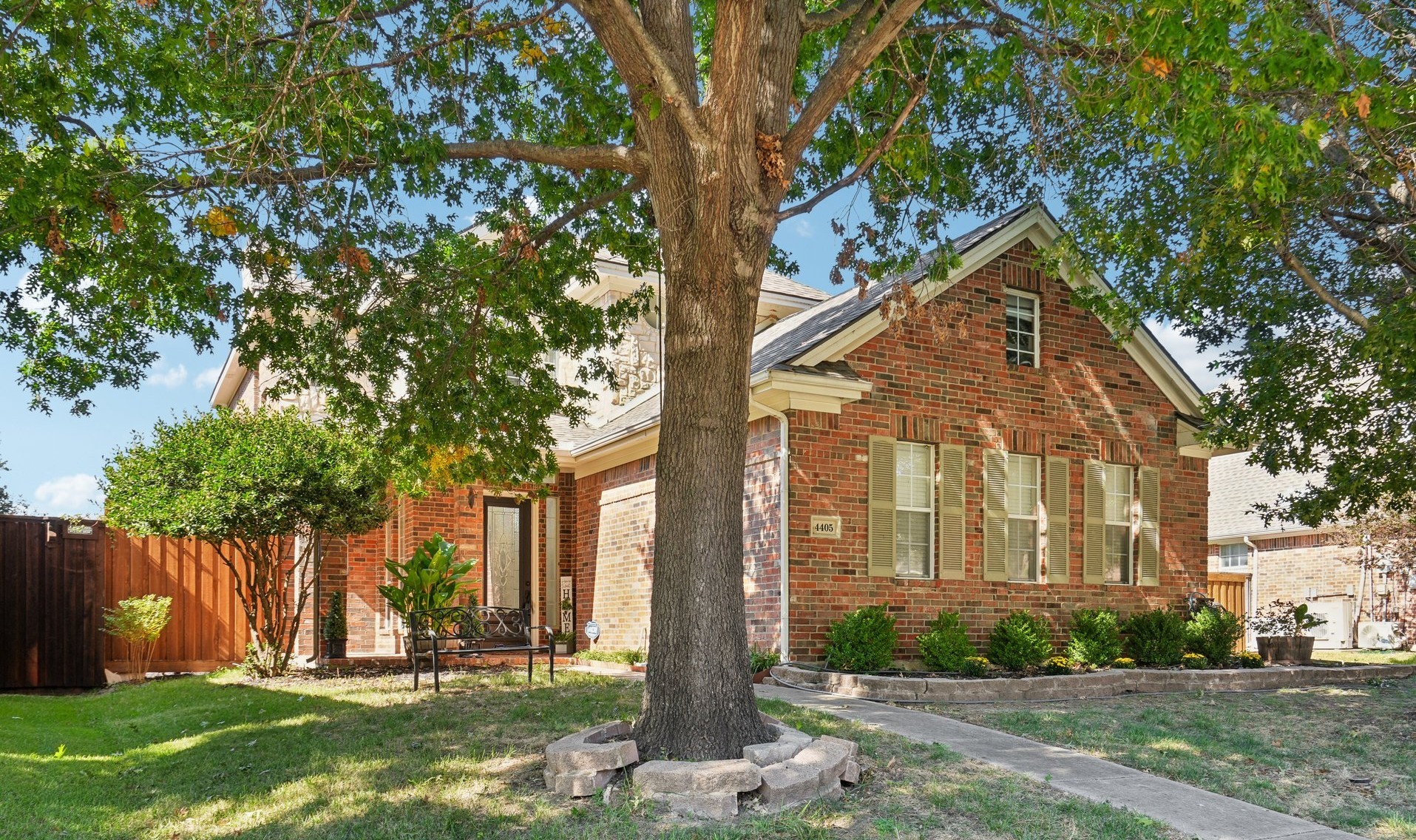 4405 Meadowcove Drive — photo