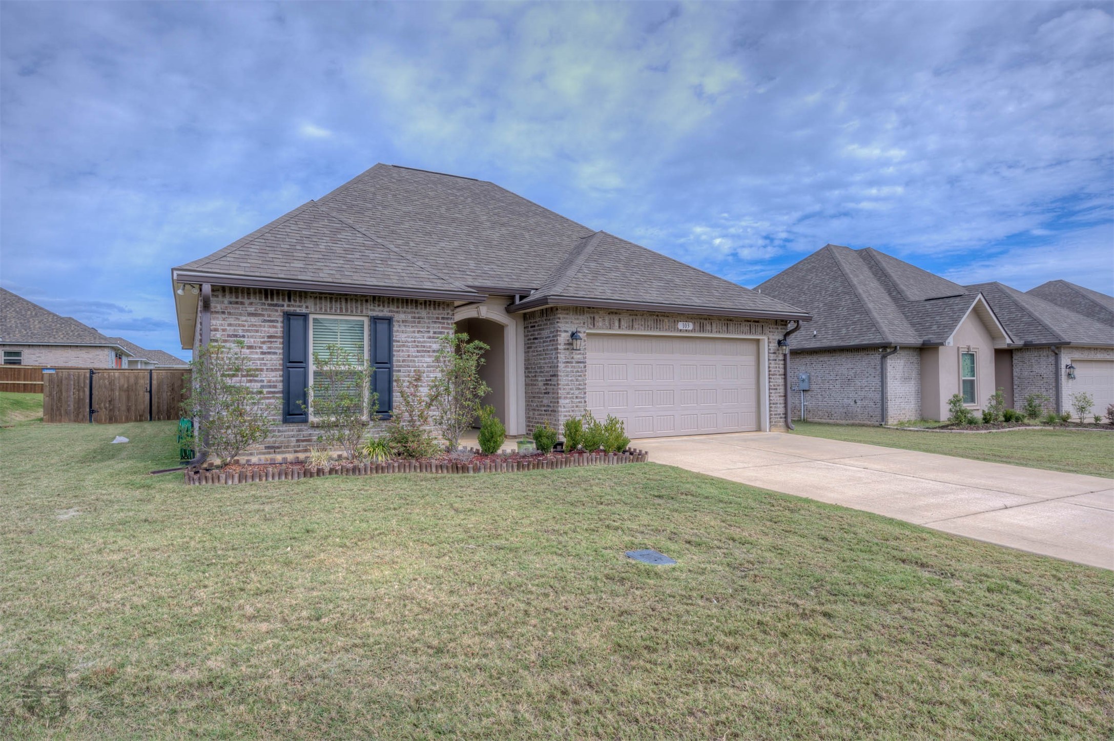 103 Vienne Trace — photo