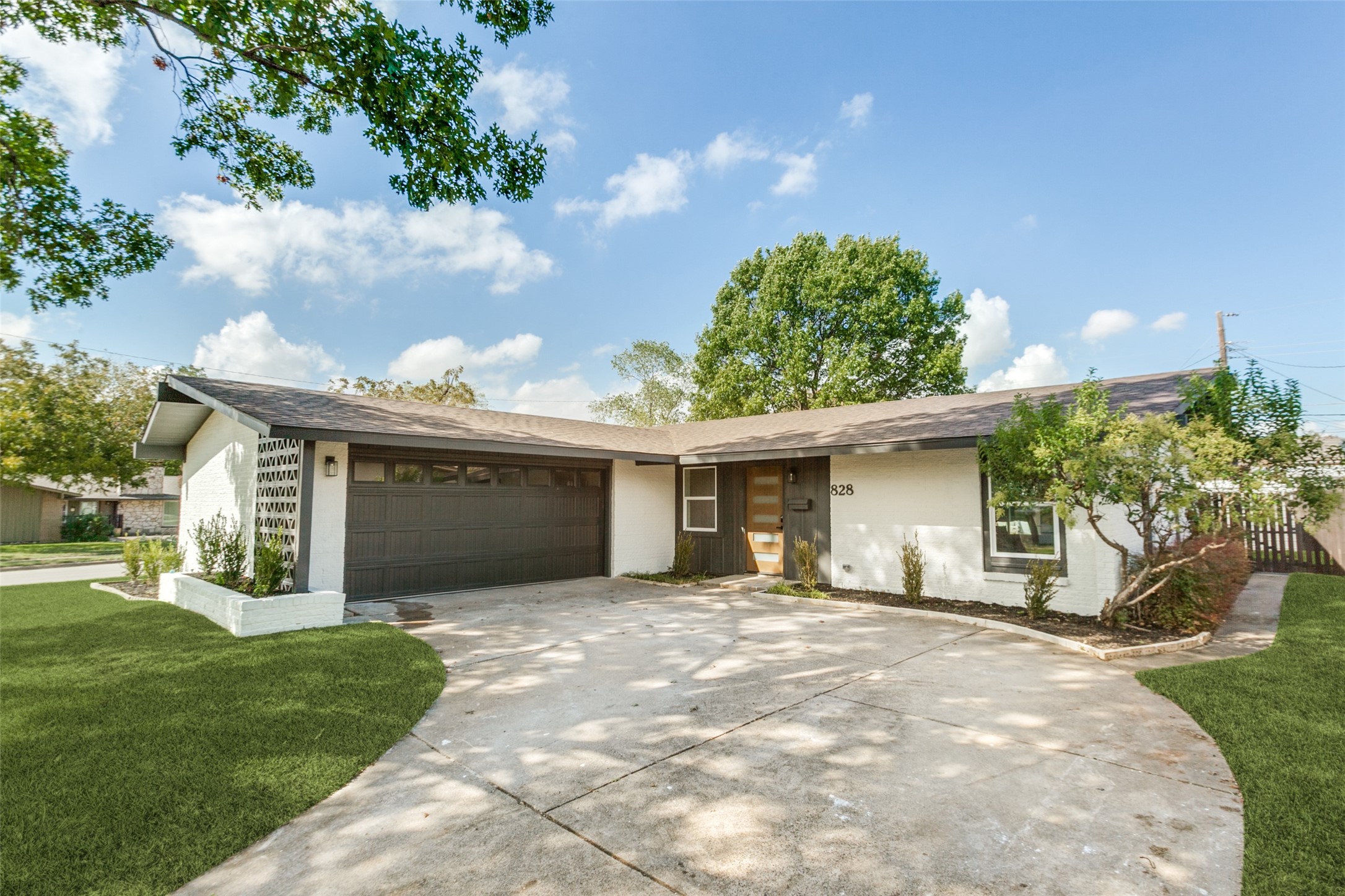 828 Melrose Drive — photo