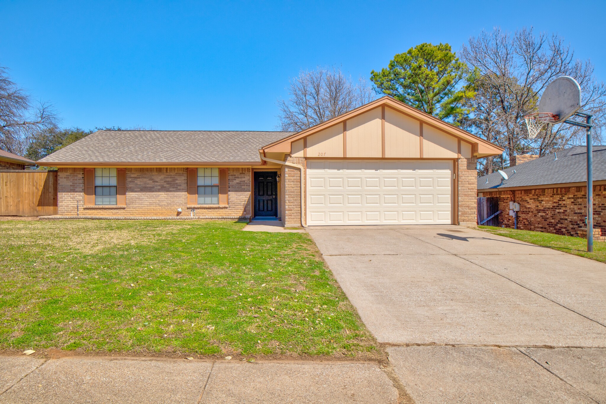 207 Ginger Lane — photo