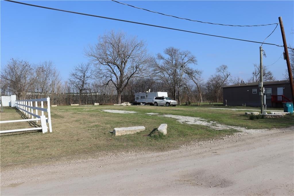 310 W Burleson — photo