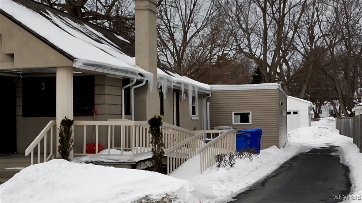 3922 Seneca Street — photo