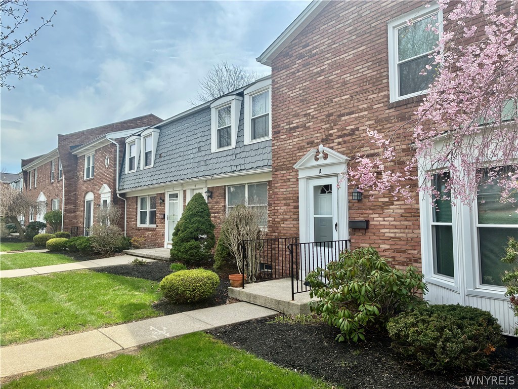 40 Hamlin Sq B — photo