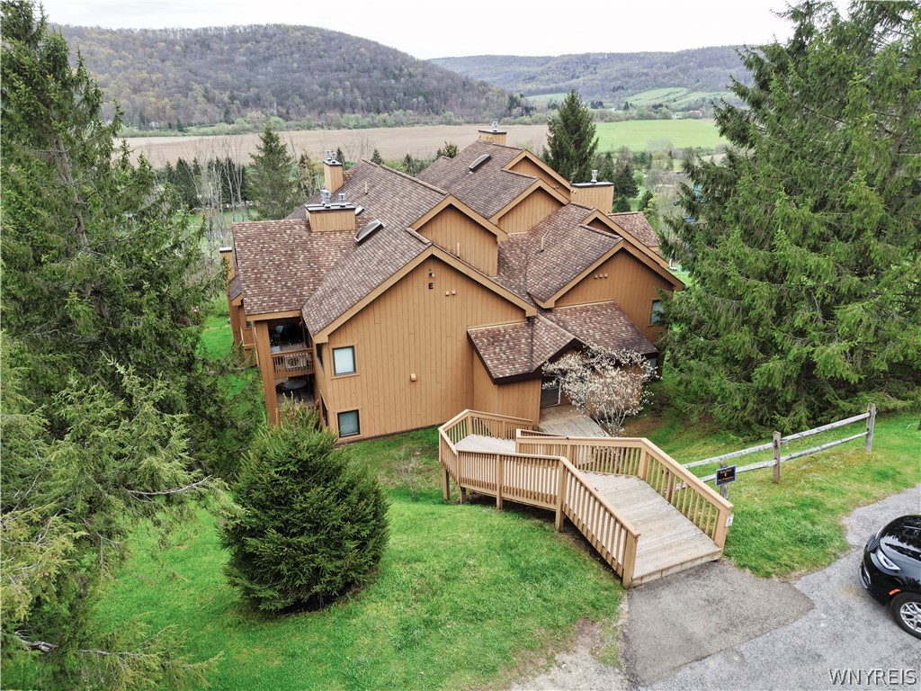E104 Snowpine Village — photo