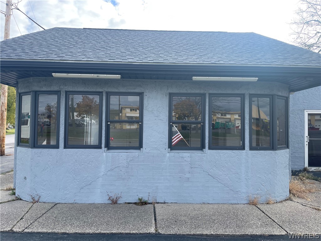 1109 Harlem Rd Ste 1 — photo