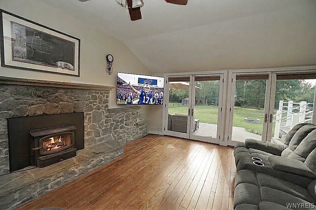 1180 Bowen Road — photo