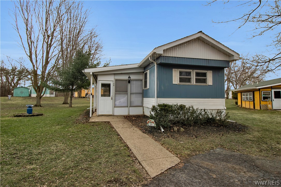 19 Lakewood Village — photo