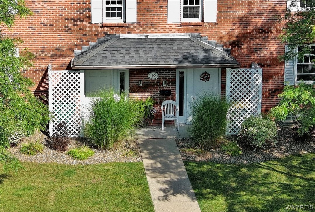 19 Crownview — photo