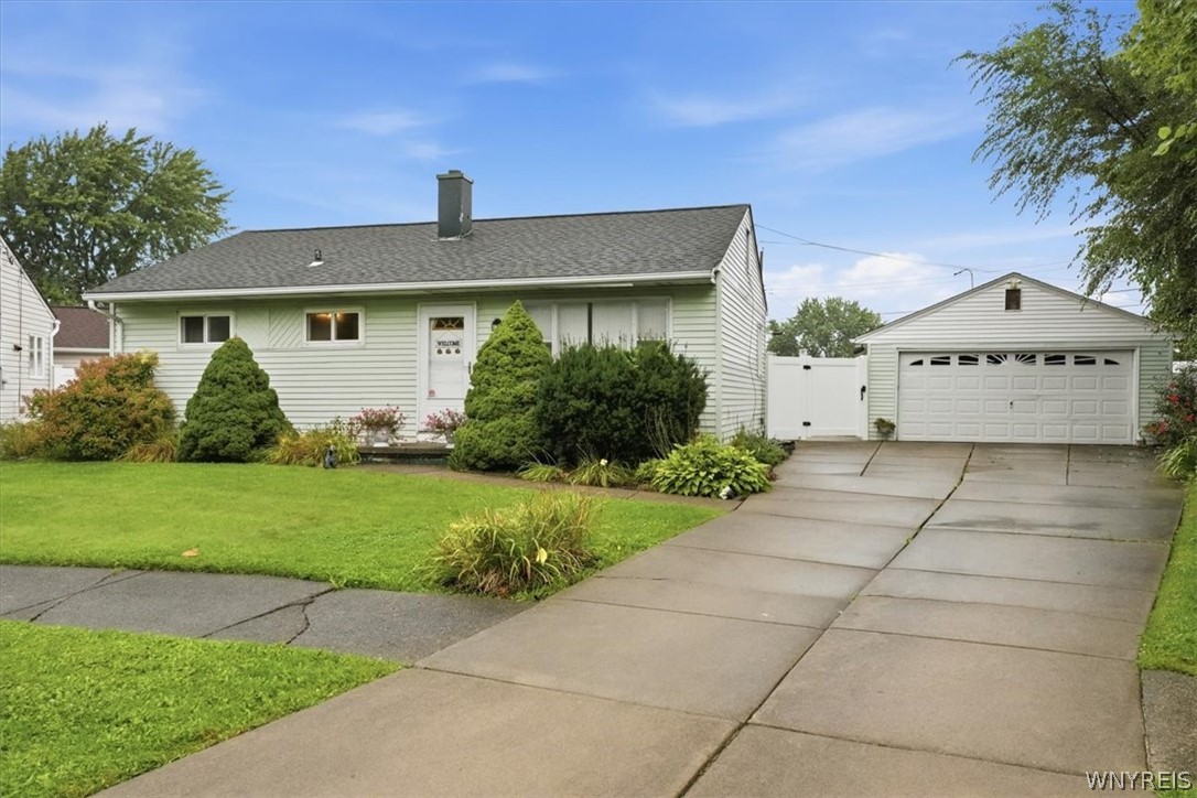 35 Coronet Drive — photo