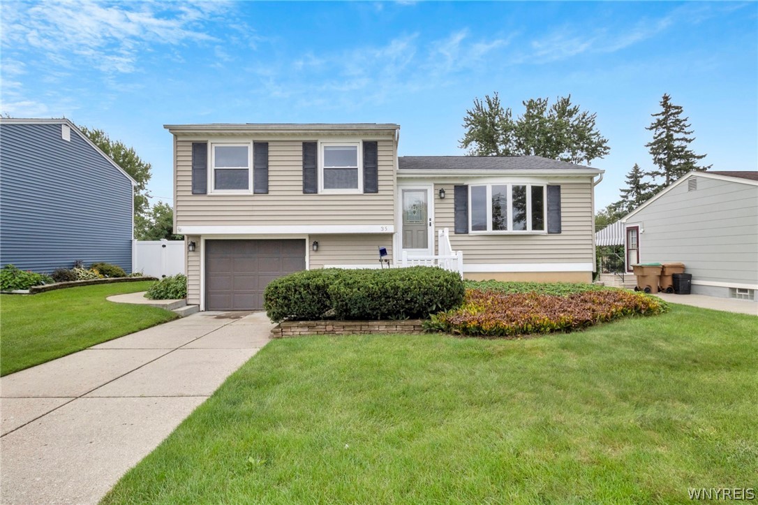 35 Autumnwood Drive — photo