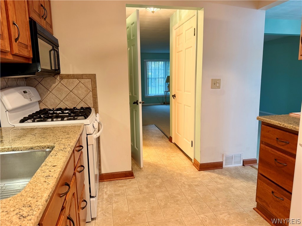 50 Carriage Drive Unit 6 — photo