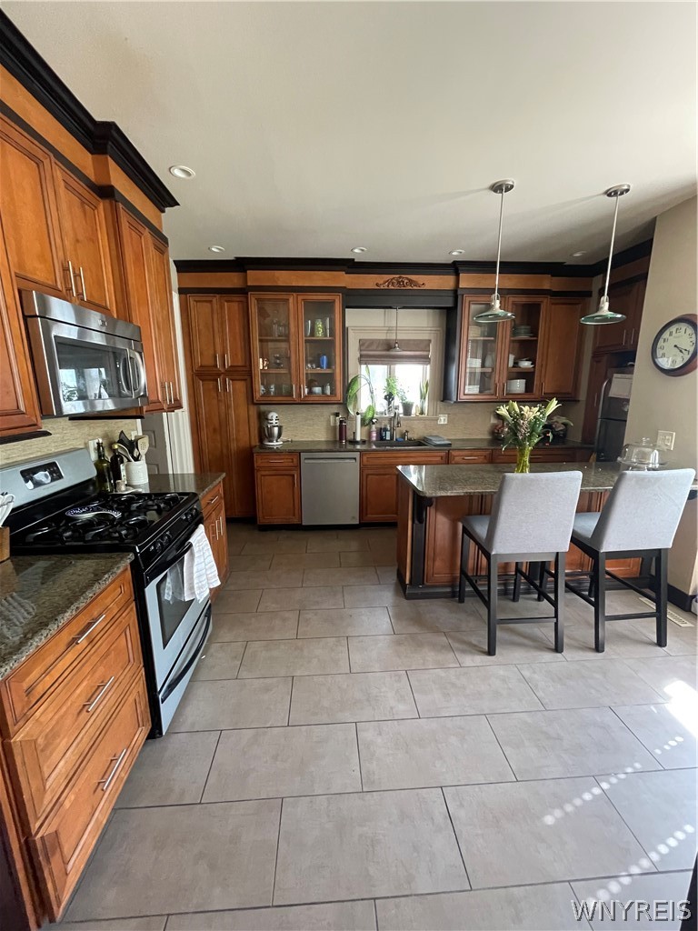 382 Elmwood 2 — photo