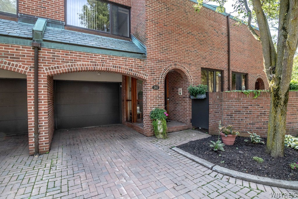 260 Rivermist Drive — photo