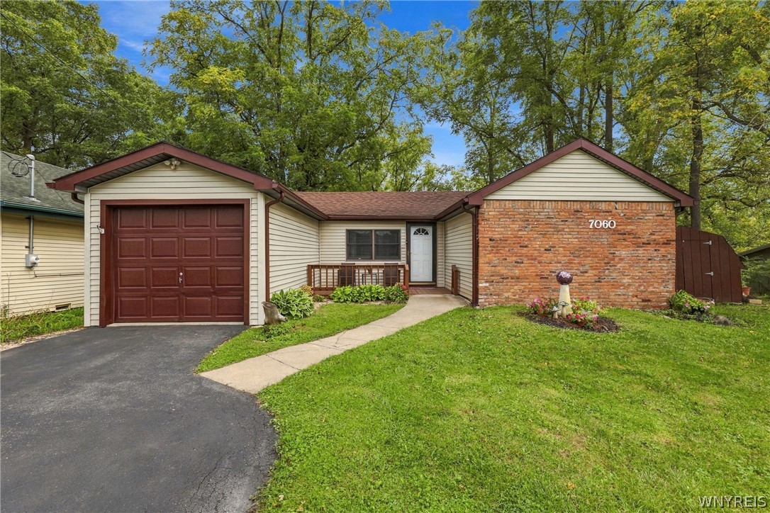 7060 Tonawanda Creek Road — photo
