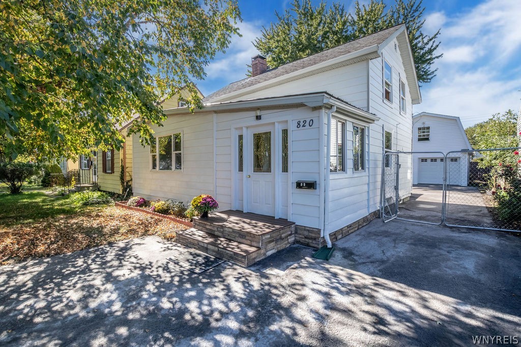 820 Sweet Home Road — photo