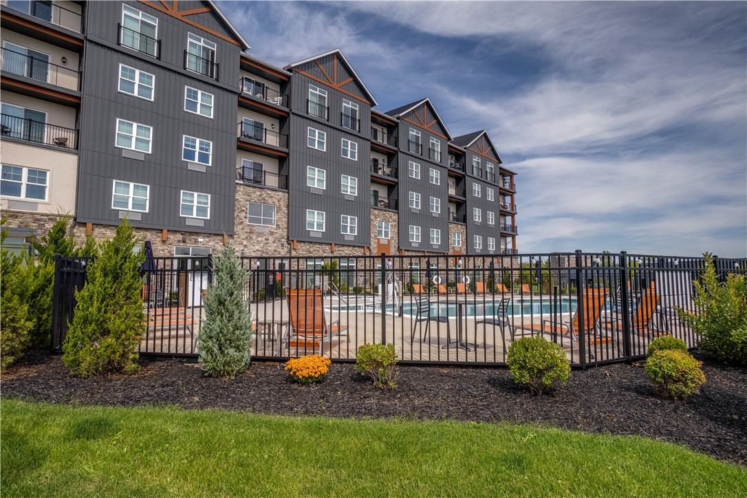 205 Lakeshore Drive 516 — photo