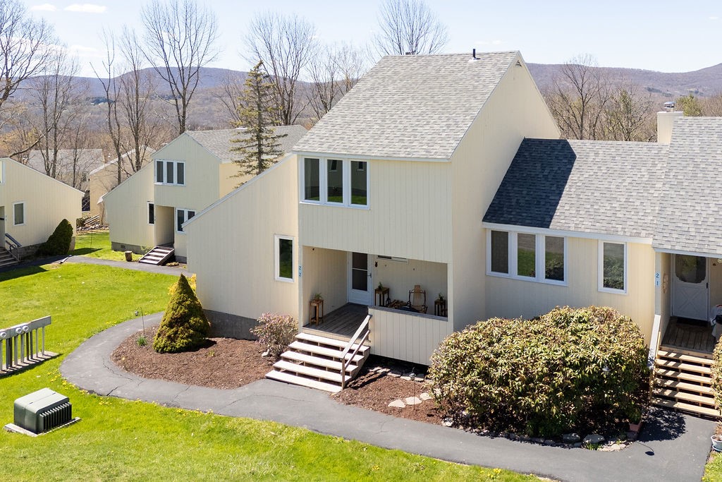 220 Woodland Drive 2-2 — photo