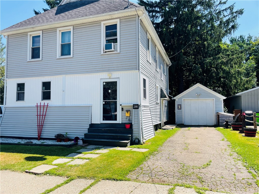 208 East William Street — photo