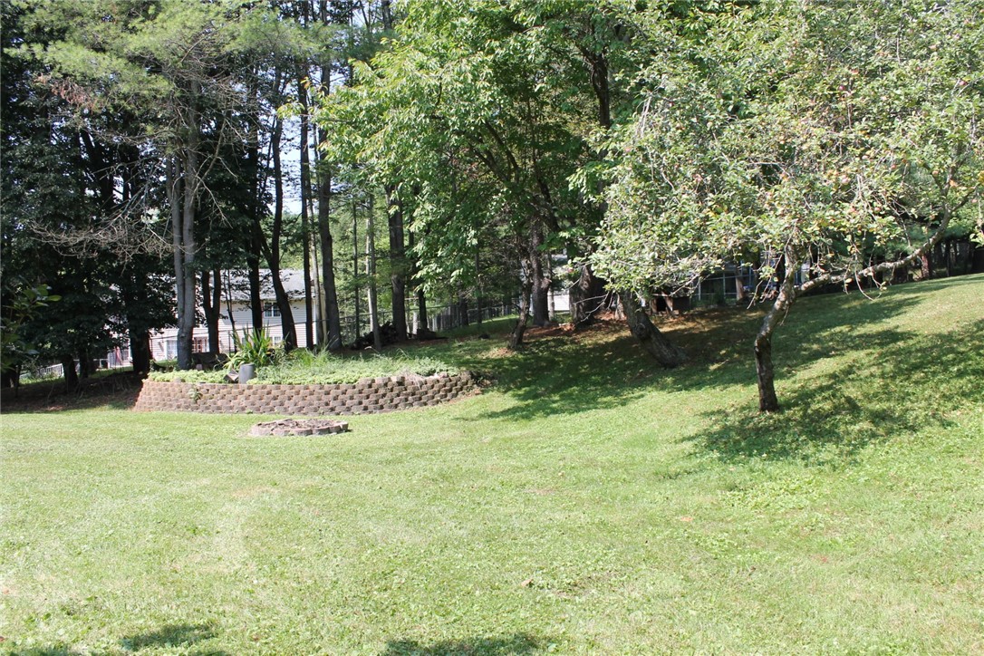5 Ridgeway Circle — photo