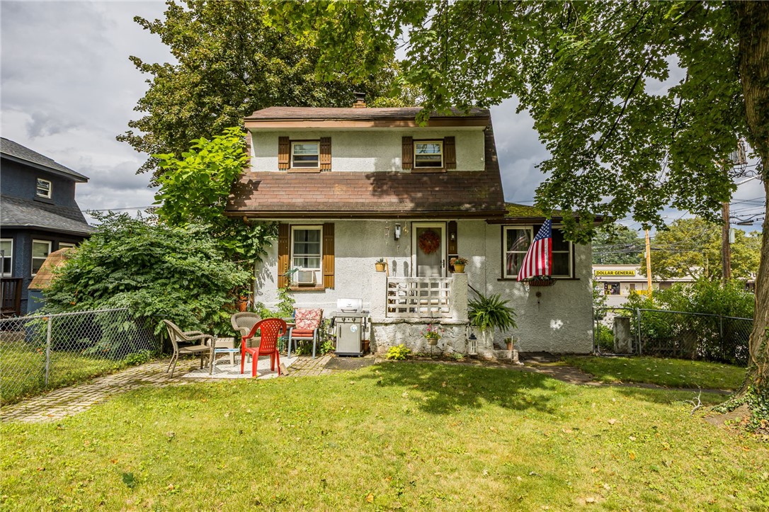 11 Woodneath Crescent — photo