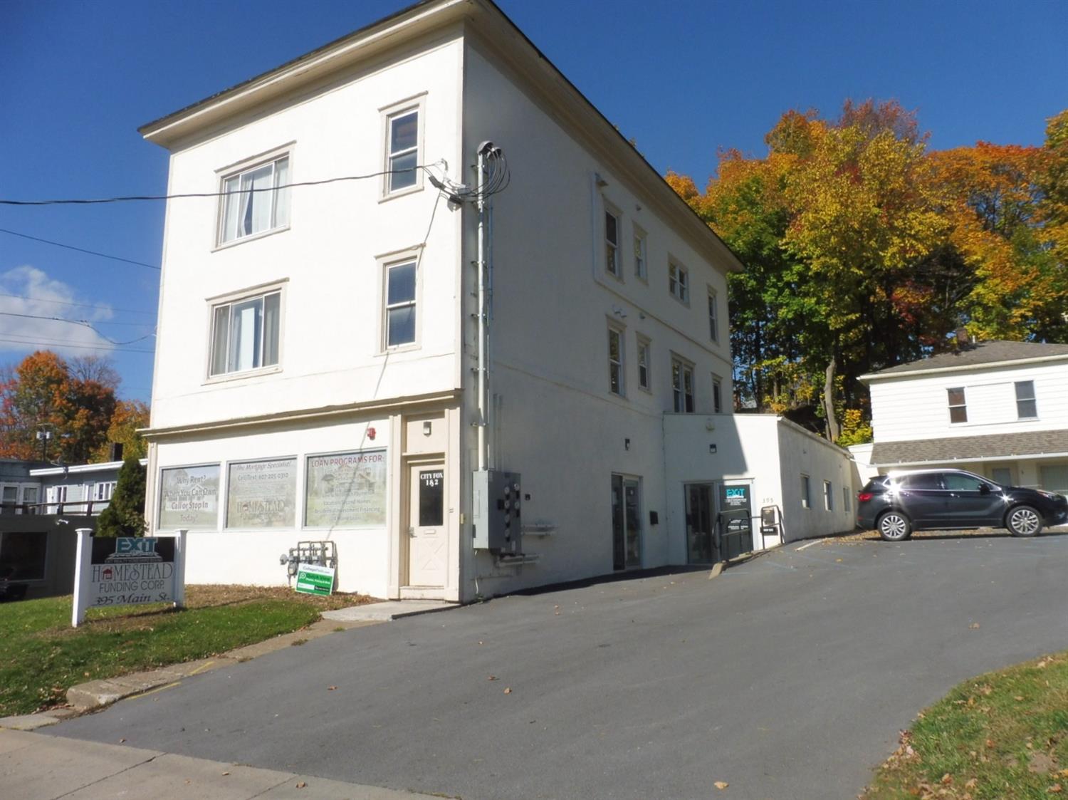 395 Main Street — photo