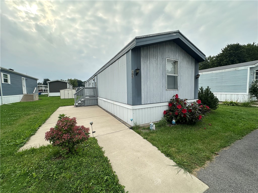 105 Stonehedge Drive — photo