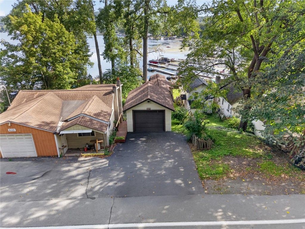 6125 West Lake Road — photo