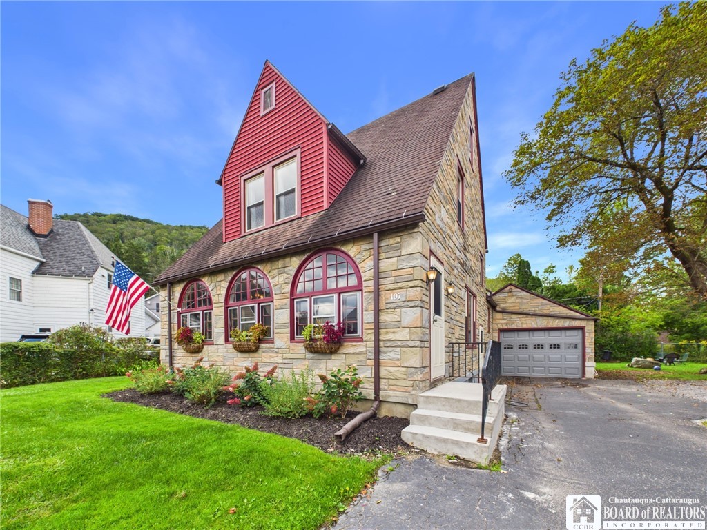 107 Garfield Court — photo