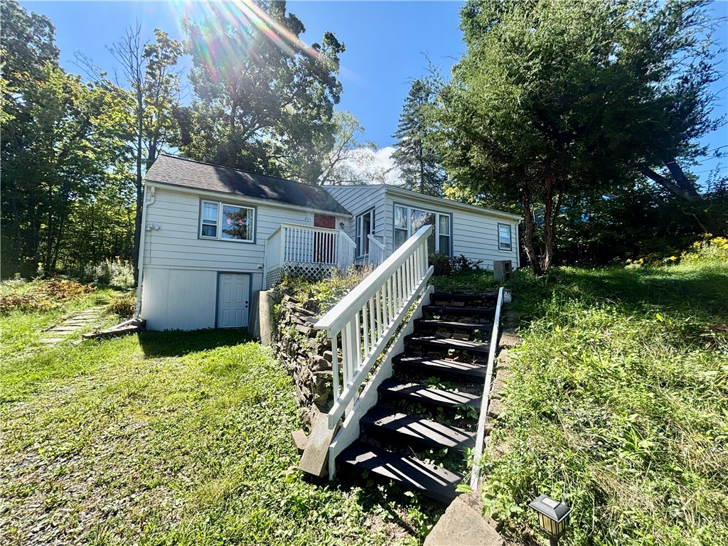 215 King Road East — photo