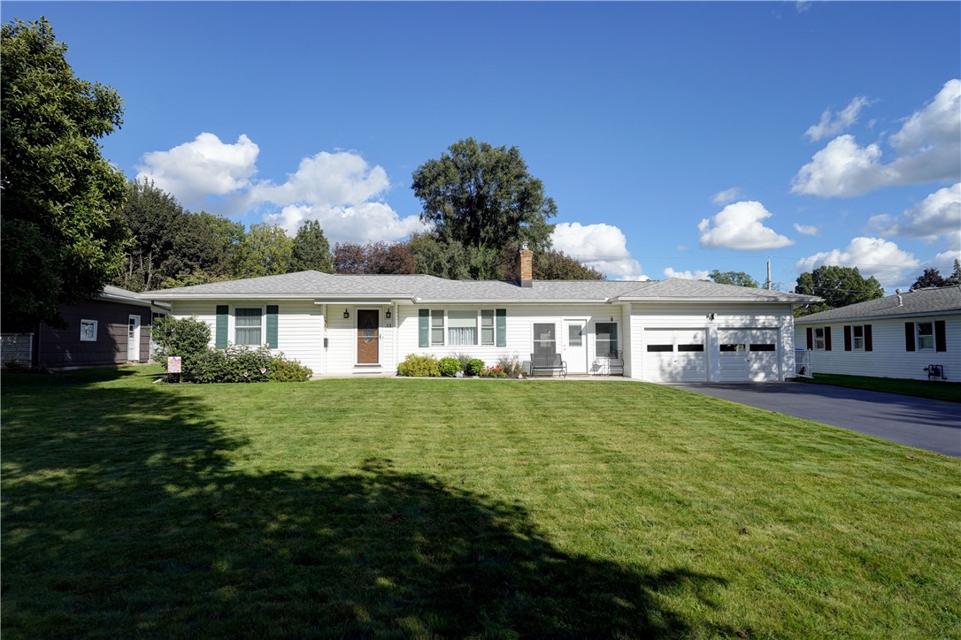 13 Wedgewood Drive — photo