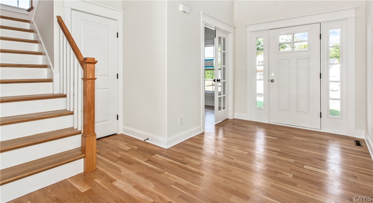 Home in Clay, NY 13088 — photo 3