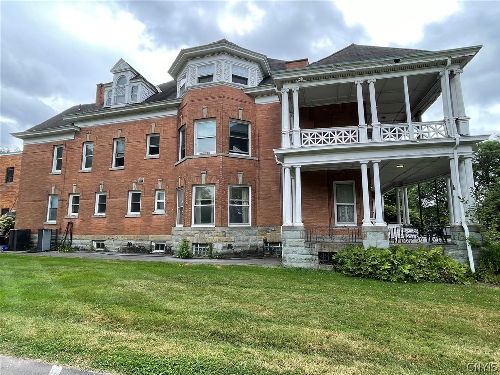 702 Danforth Street — photo