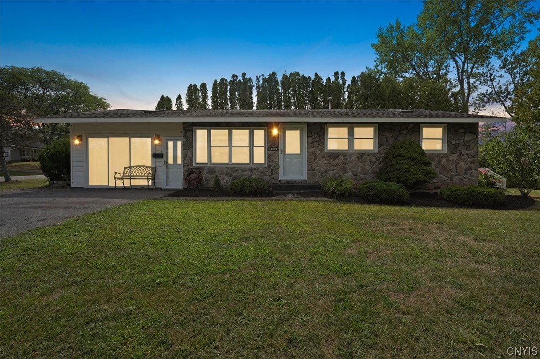 101 Moyer Heights Drive — photo