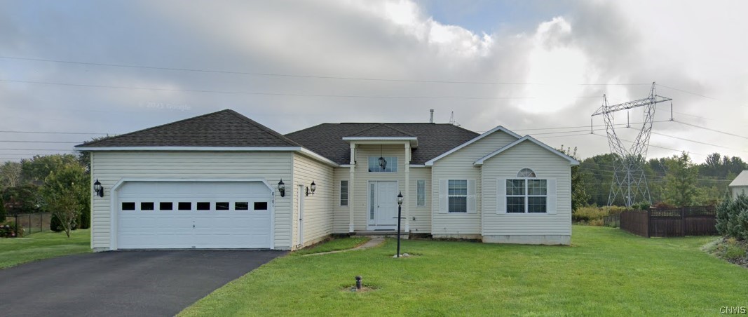 8686 Lavender Lane — photo