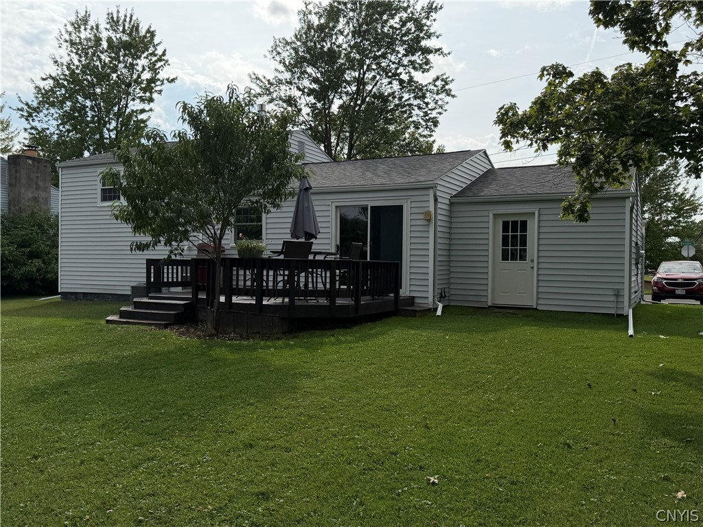7437 Farmstead Road — photo