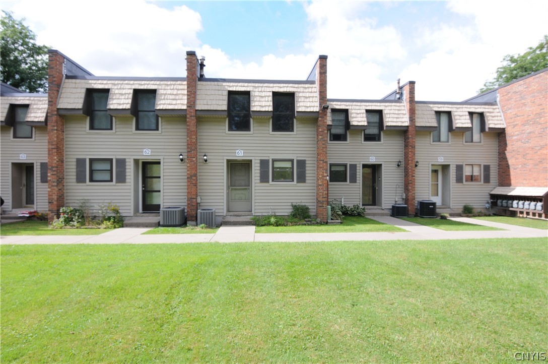 61 Chestnut Hills — photo