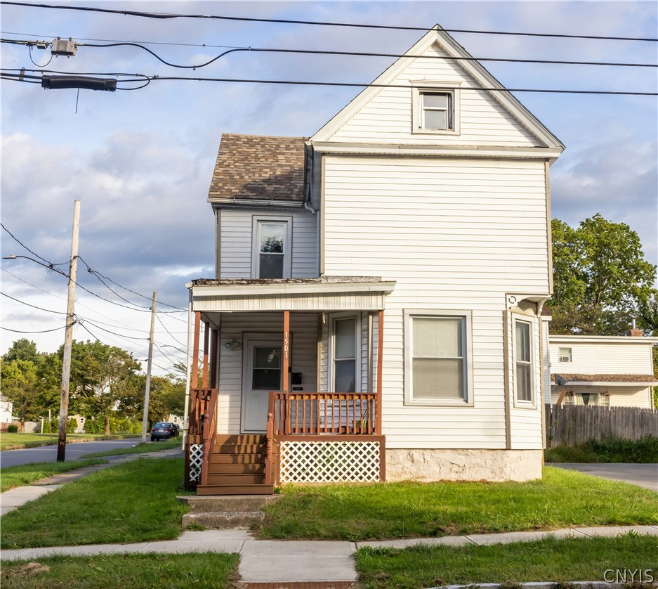1501 Kemble Street — photo